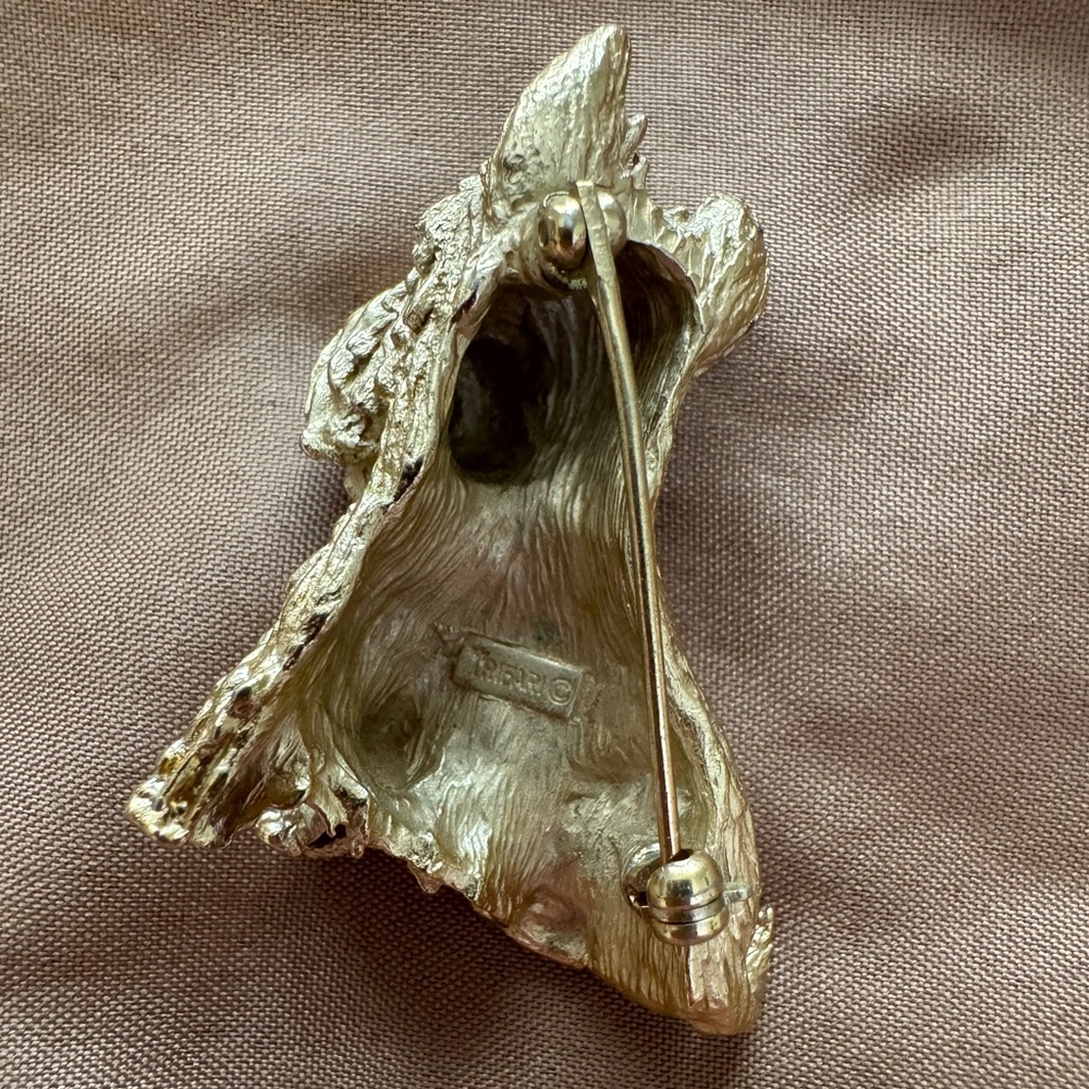 Gold Scottie Dog Brooch - Women's Jewelry - Picture 3 of 7